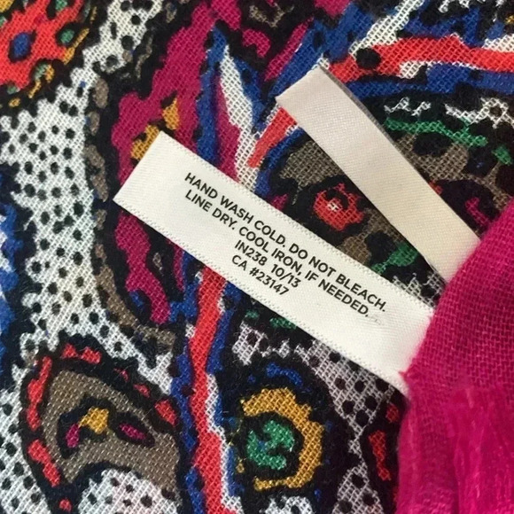 Talbots colorful paisley scarf - Picture 4 of 7